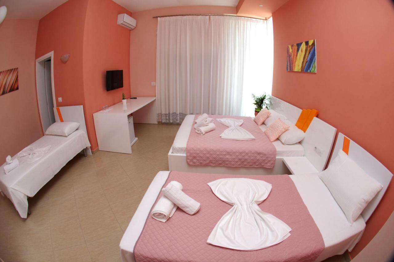 Villa Green Garden Sarandë Buitenkant foto